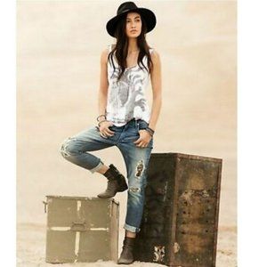 NWOT TRUE RELIGION CAMERON BOYFRIEND FIT JEANS